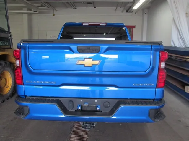Chevrolet Silverado 1500 2024 photo 3