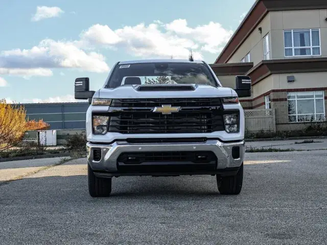Chevrolet Silverado 3500Hd 2026 photo 3