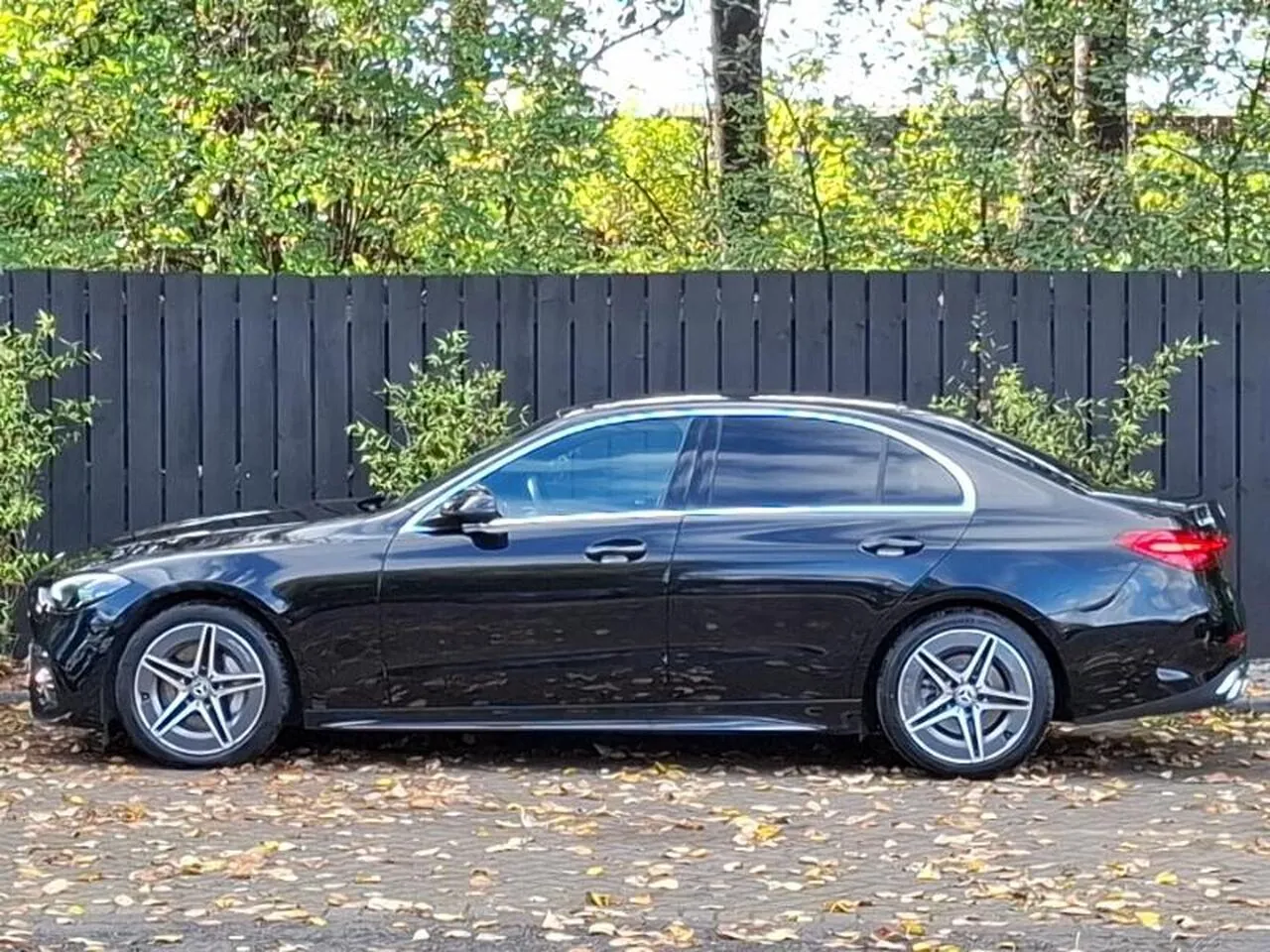Mercedes-Benz C-Class 2025 photo 4