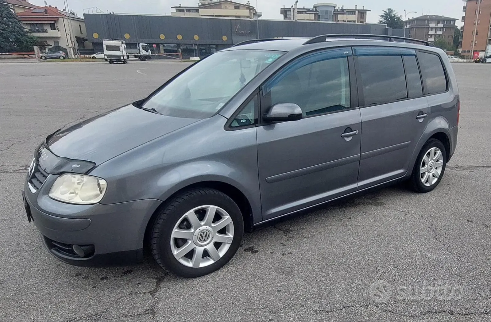 Volkswagen Touran 2005 photo 2
