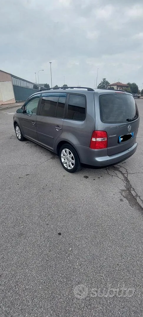 Volkswagen Touran 2005 photo 3