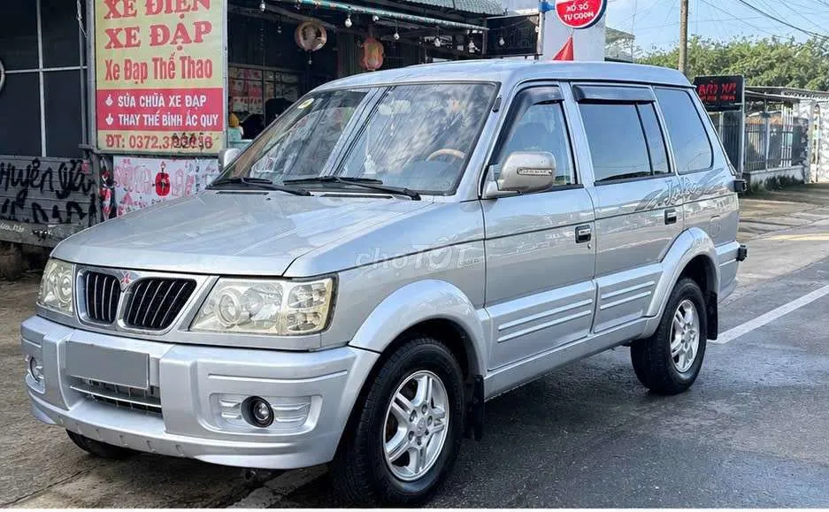 Mitsubishi Jolie