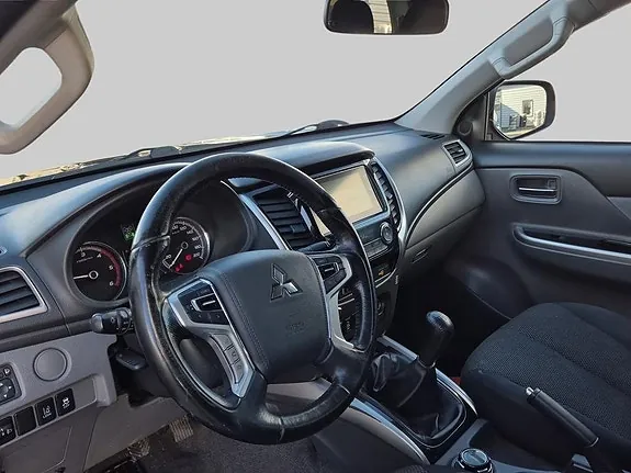 Mitsubishi L200 2017 photo 5