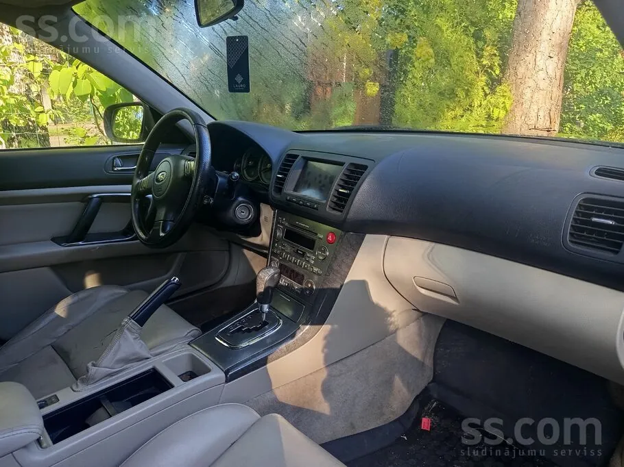 Subaru Outback 2004 photo 3