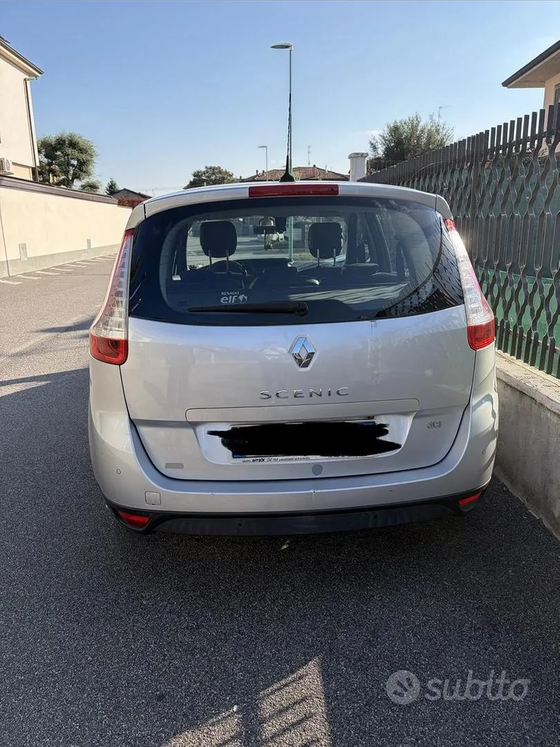Renault Scenic 2012 photo 3