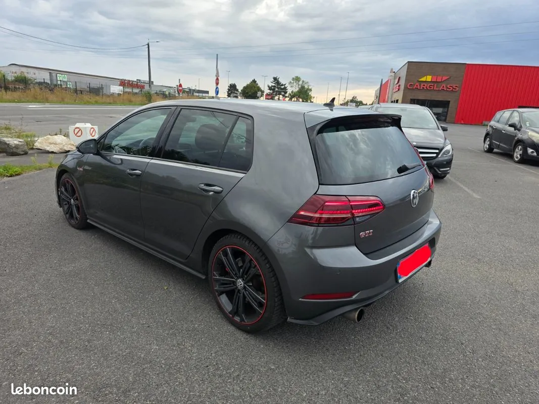 Volkswagen Golf 2019 photo 2
