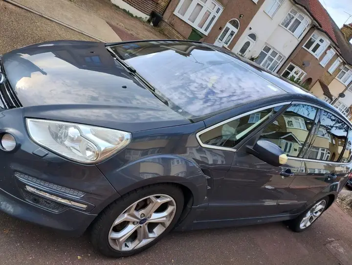 Ford S-Max 2011 photo 4