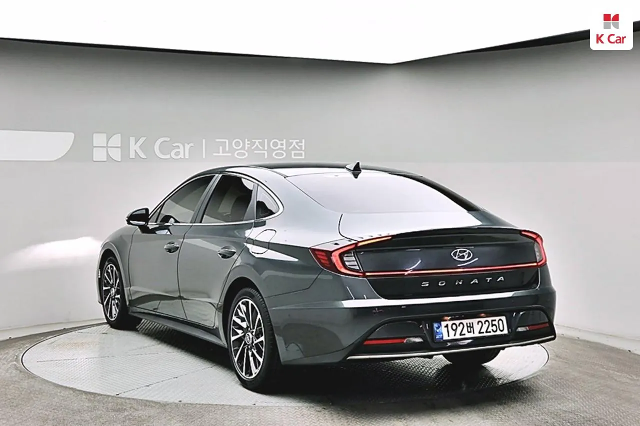 Hyundai Sonata Dn8 Hybrid 2023 photo 2