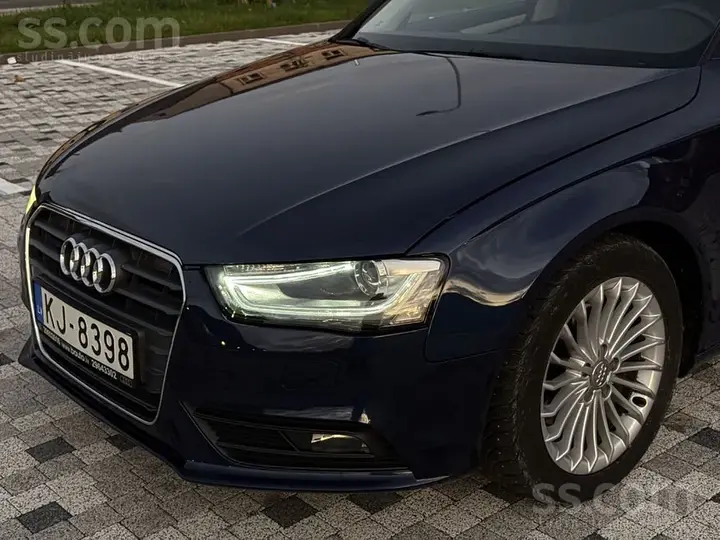 Audi A4 2012 photo 5