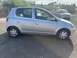 Toyota Vitz 2001 photo 4
