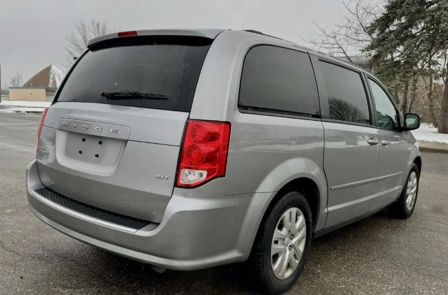 Dodge Grand Caravan 2016 photo 2