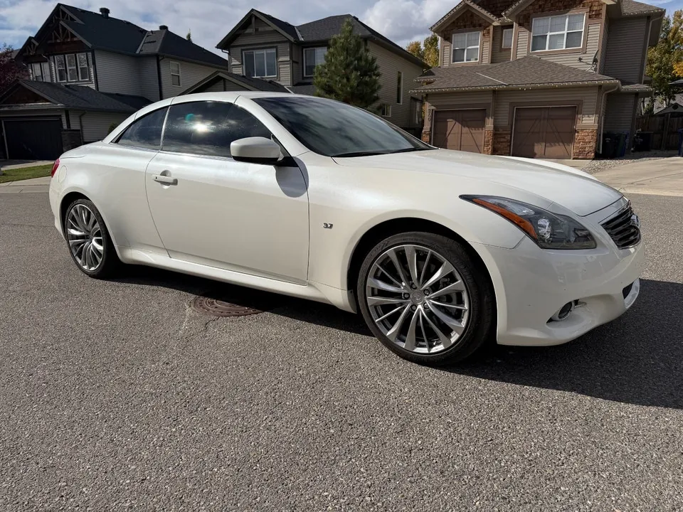 Infiniti Q60 2015 photo 2