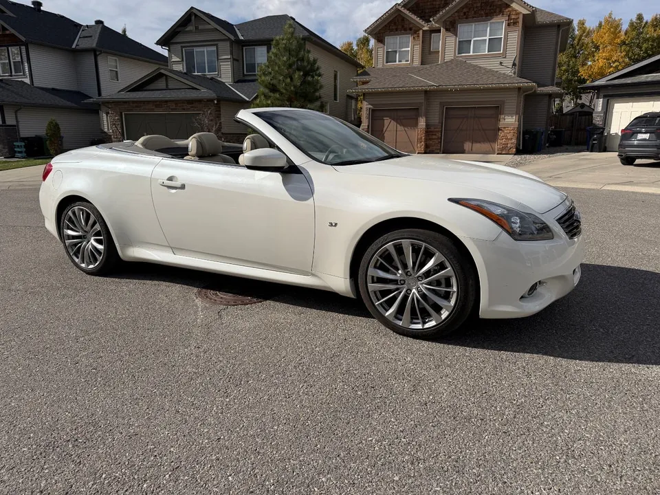 Infiniti Q60