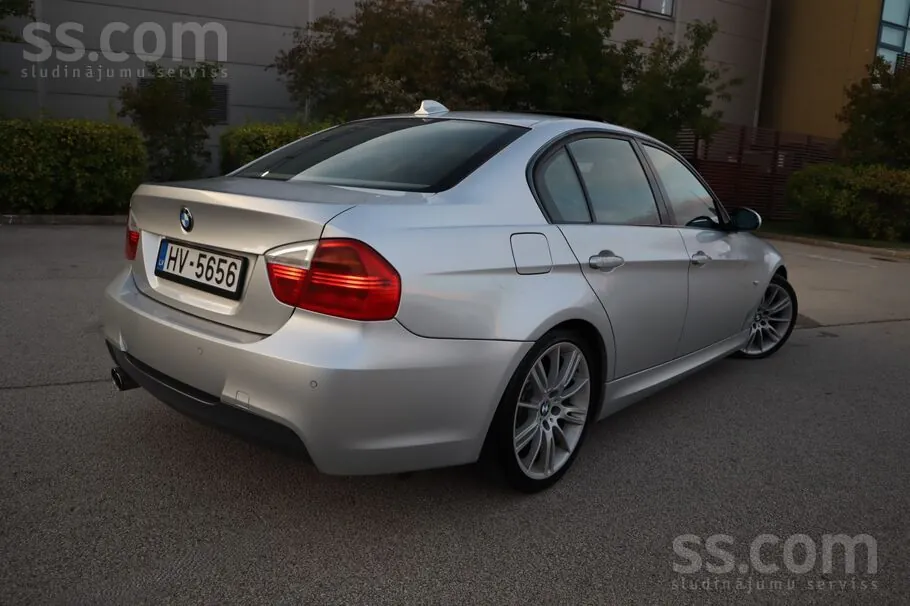 BMW 330D 2006 photo 2