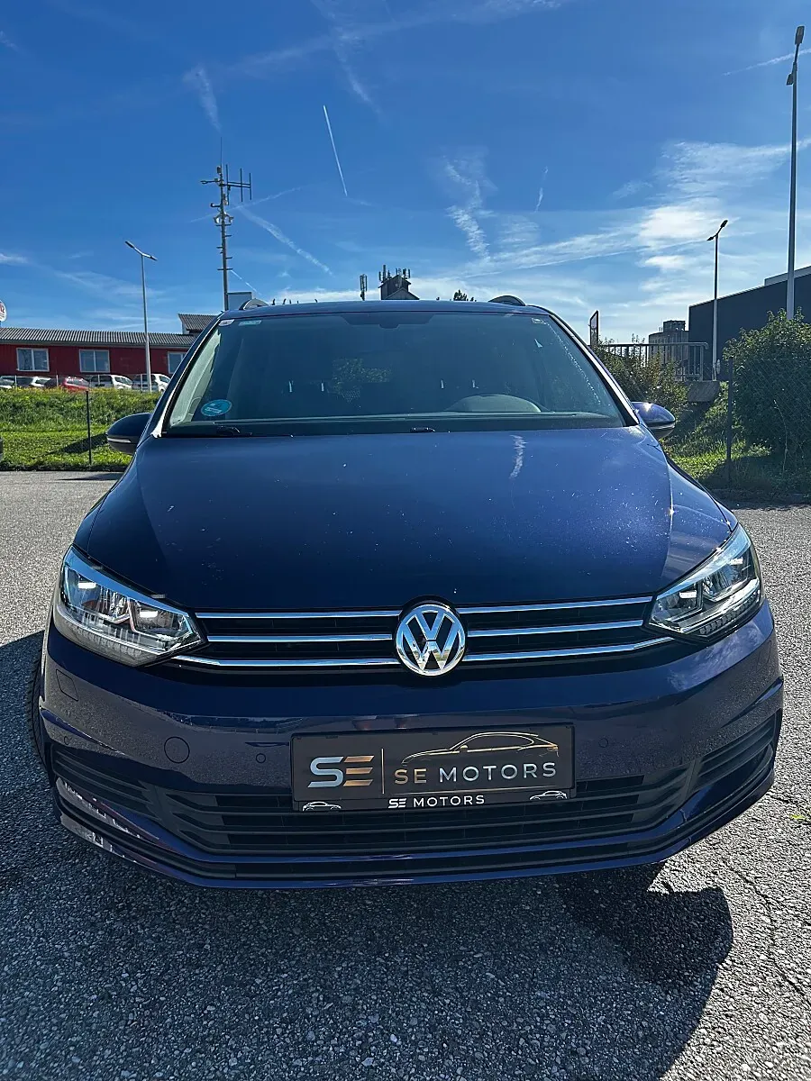 Volkswagen Touran 2017 photo 2