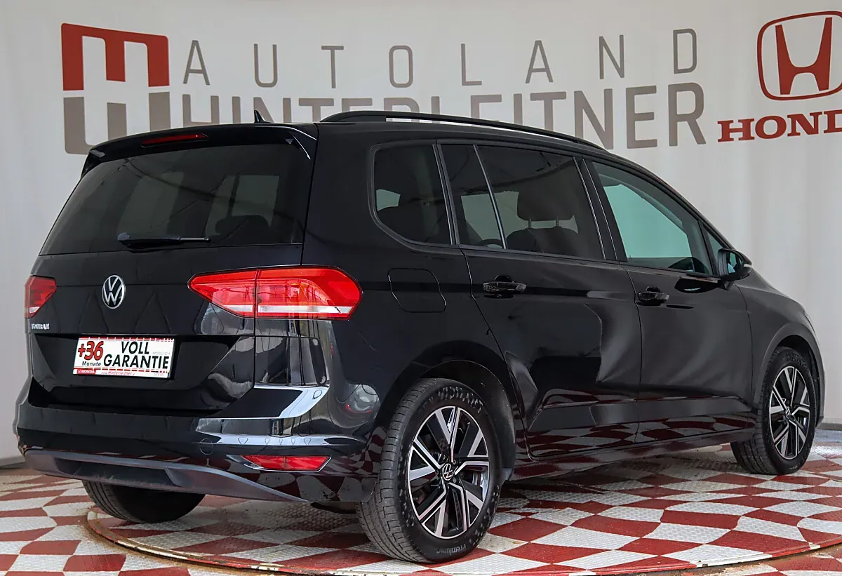 Volkswagen Touran 2020 photo 2