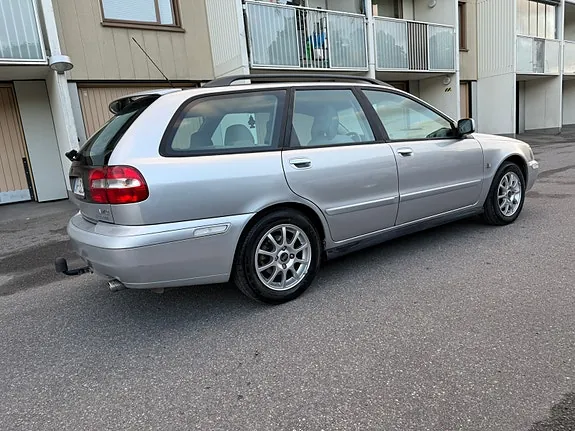 Volvo V40 2004 photo 3