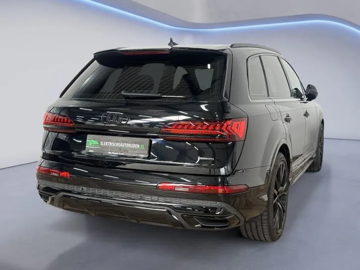 Audi Q7 2022 photo 2