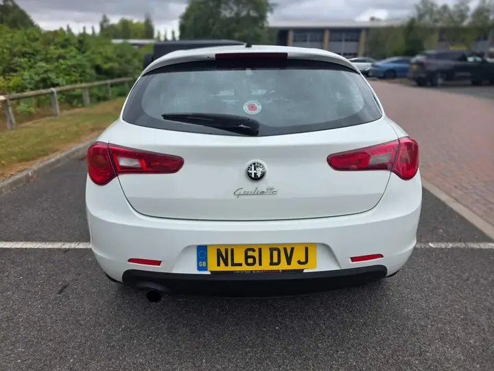 Alfa Romeo Giulietta 2011 photo 4
