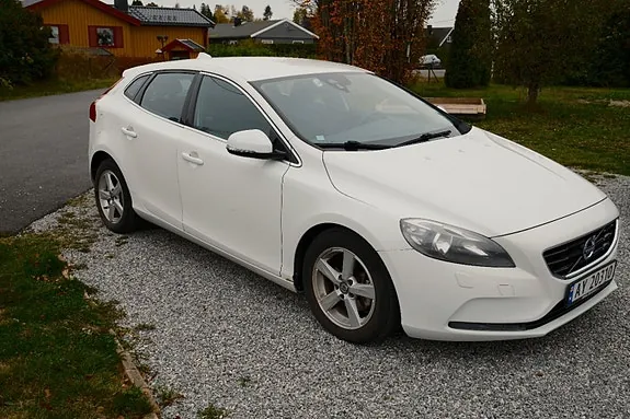 Volvo V40 2013 photo 2