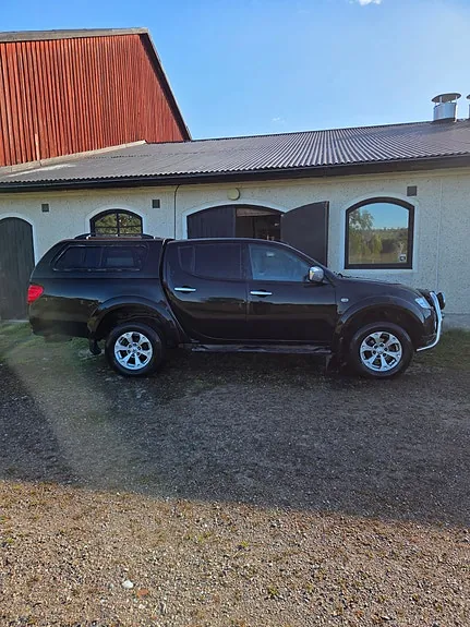 Mitsubishi L200 2012 photo 2