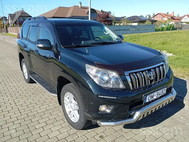 Toyota Land Cruiser Prado 2013 photo 2