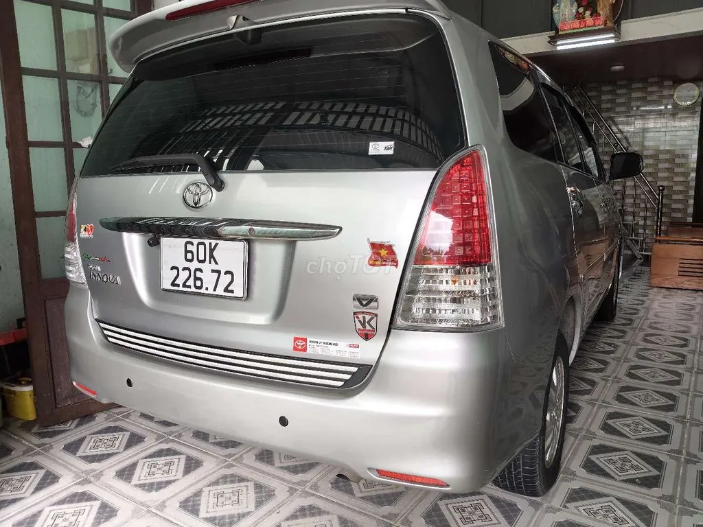 Toyota Innova 2010 photo 5