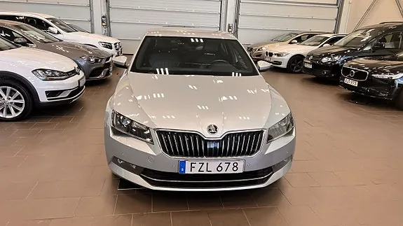 Skoda Superb 2019 photo 2