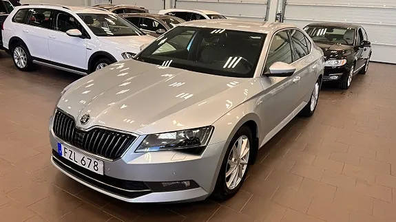 Skoda Superb 2019 photo 3