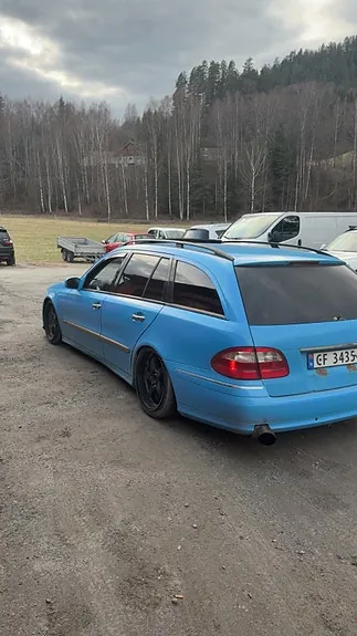 Mercedes-Benz E220 D 2005 photo 4