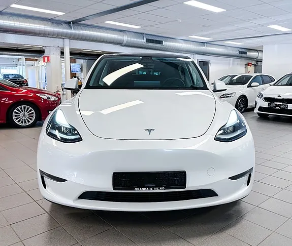 Tesla Model Y 2024 photo 4