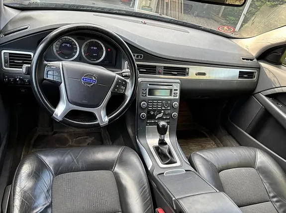 Volvo V70 2011 photo 5