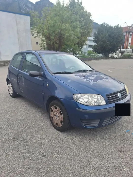 Fiat Punto 2004 photo 2