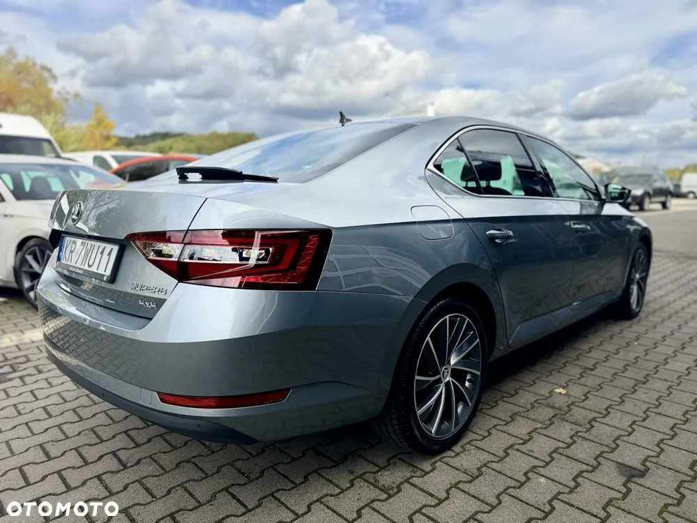 Skoda Superb 2018 photo 3