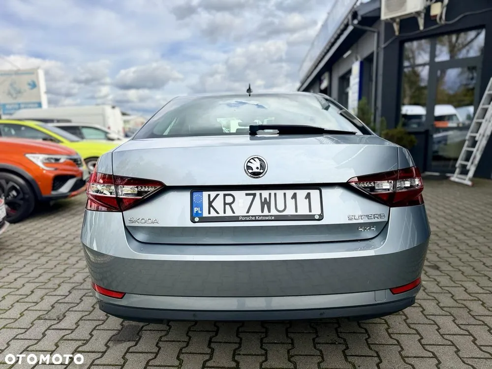 Skoda Superb 2018 photo 4
