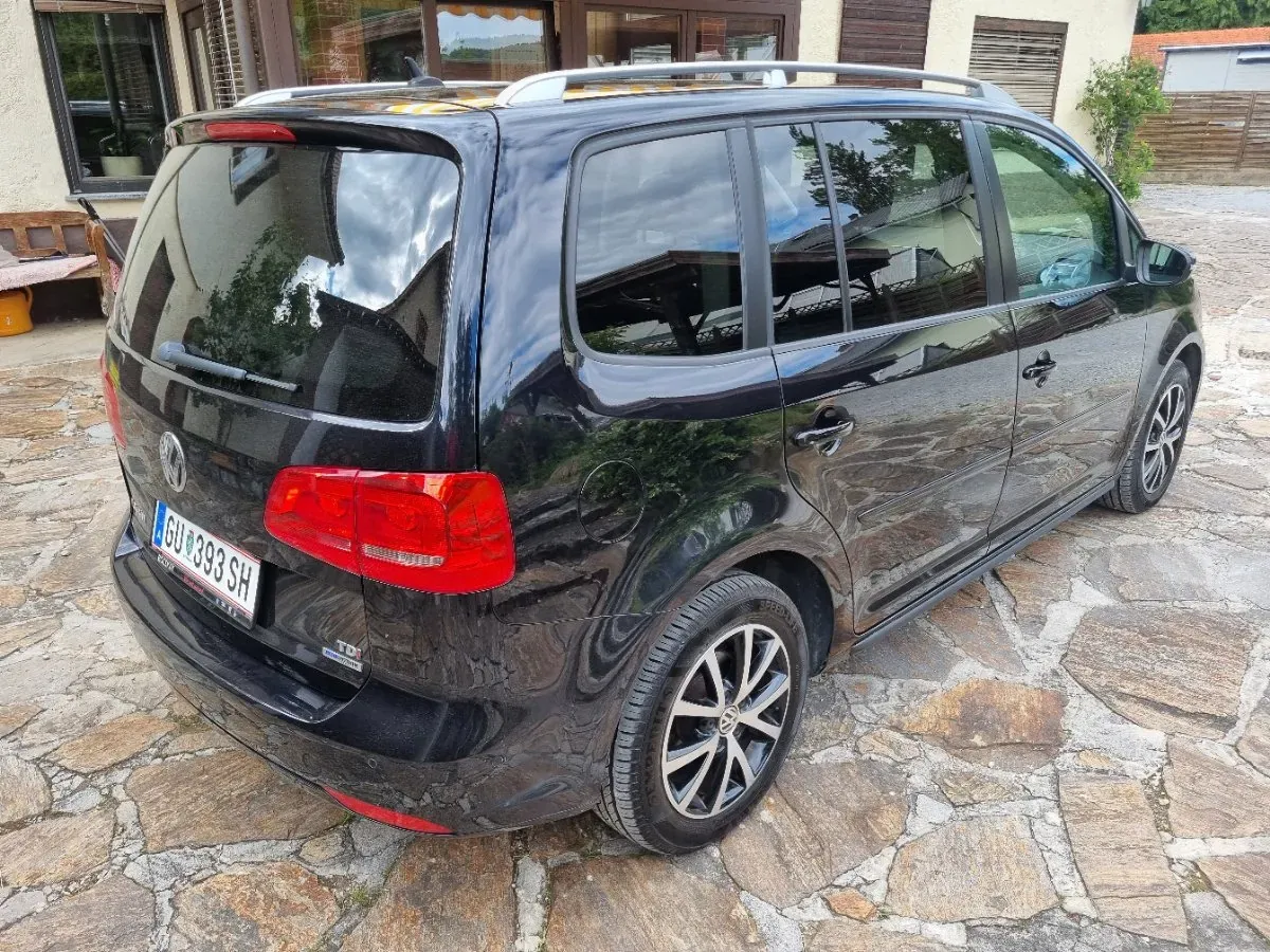 Volkswagen Touran 2013 photo 3