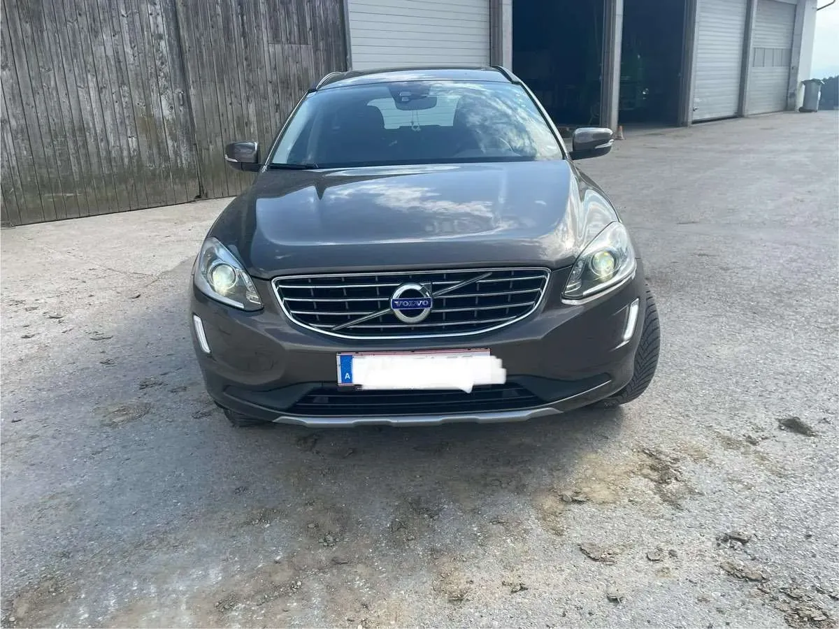 Volvo Xc60 2017 photo 2