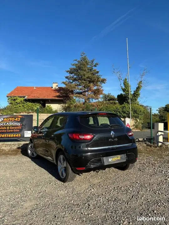 Renault Clio 2015 photo 2