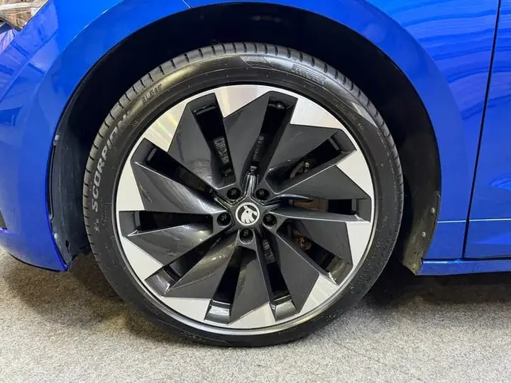 Skoda Enyaq 2023 photo 2