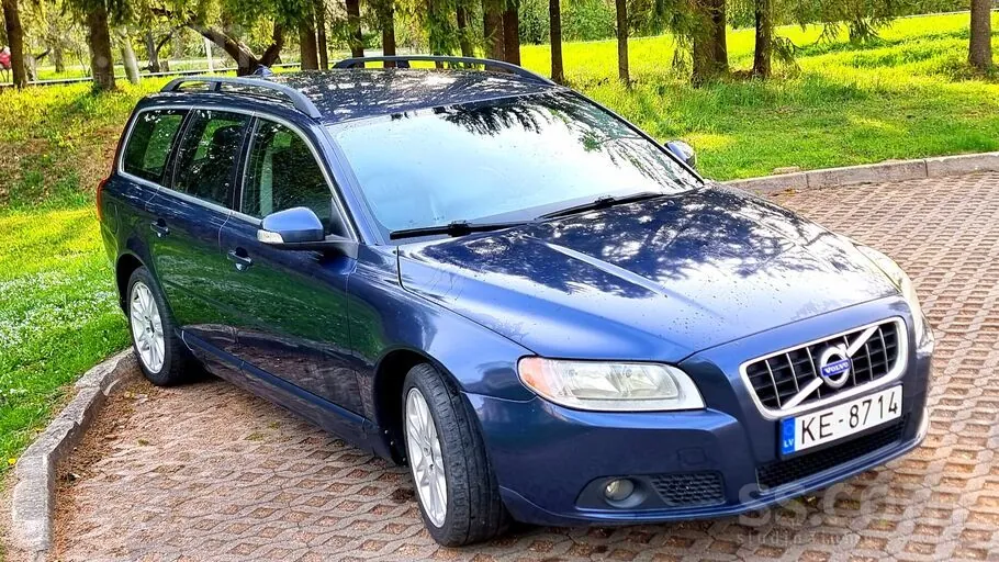 Volvo V70 2010 photo 3