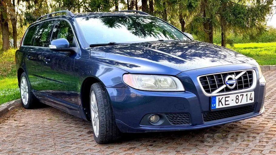Volvo V70 2010 photo 4