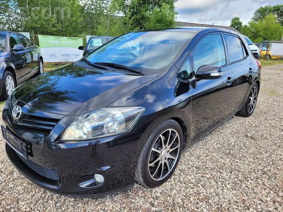 Toyota Auris 2011 photo 3