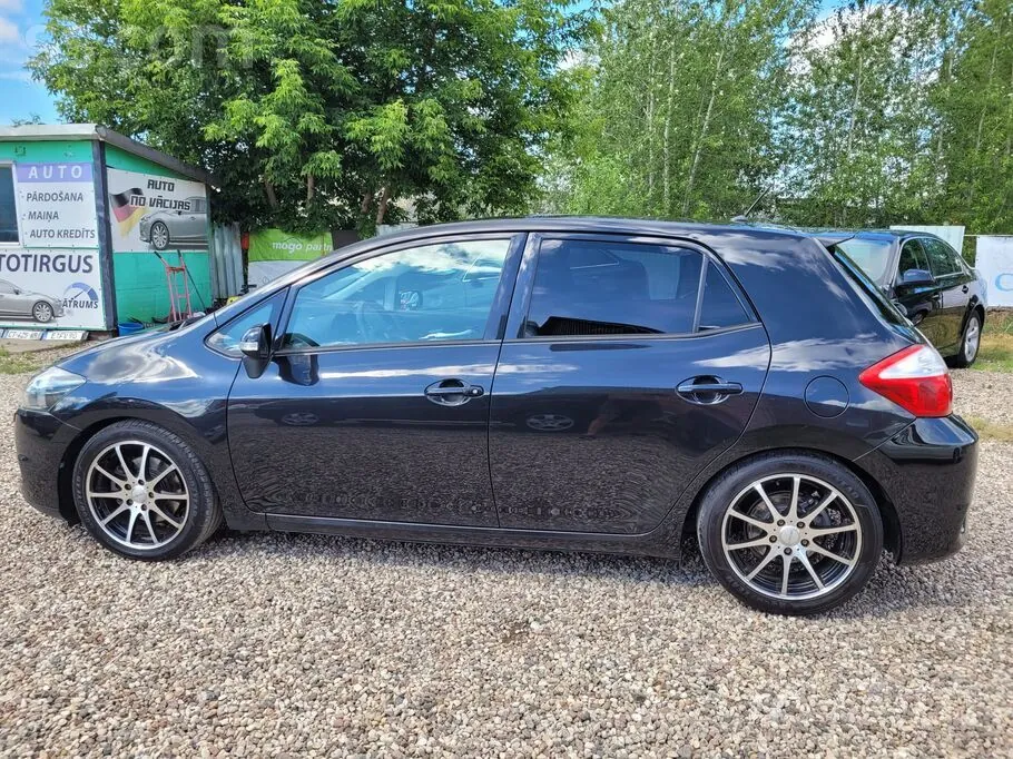 Toyota Auris 2011 photo 4