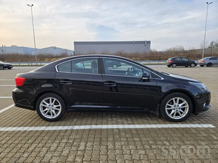 Toyota Avensis 2015 photo 5