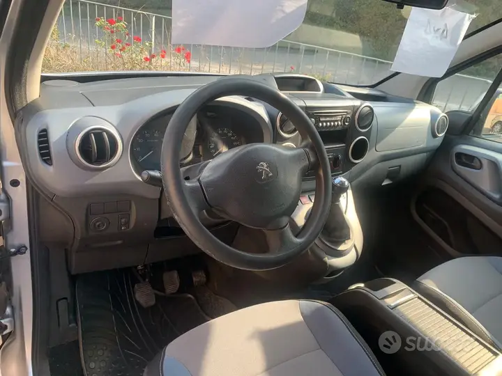Fiat Grande Punto Van 2009 photo 2
