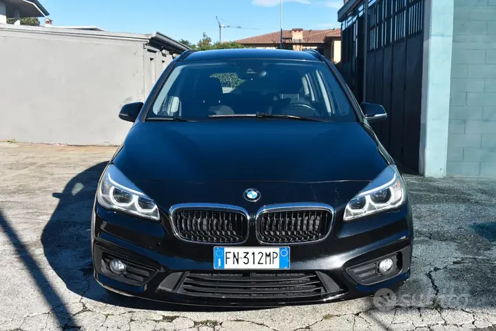 BMW 218D Gran Tourer 2018 photo 2