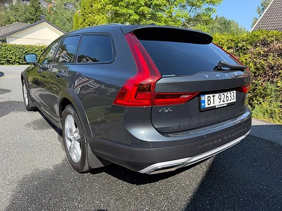 Volvo V90 Cross Country 2019 photo 2