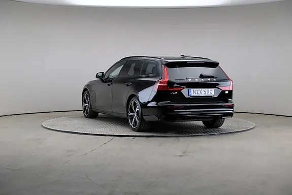 Volvo V60 2023 photo 2
