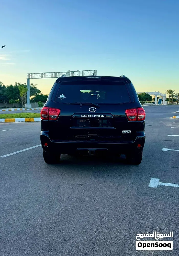 Toyota Sequoia 2015 photo 3