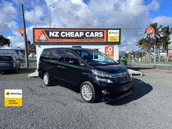 Toyota Vellfire 2012 photo 2